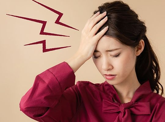 頭痛　女性